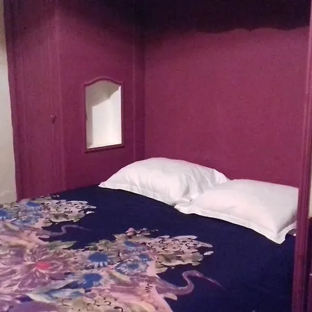 מלון Emma Calve 2*