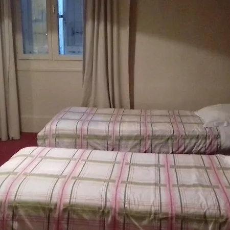 Emma Calve מלון 2*