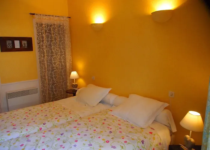 Emma Calve Отель Мийо